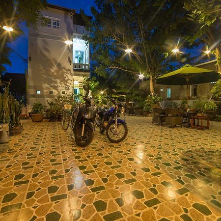 Apricot Homestay Хойан Экстерьер фото