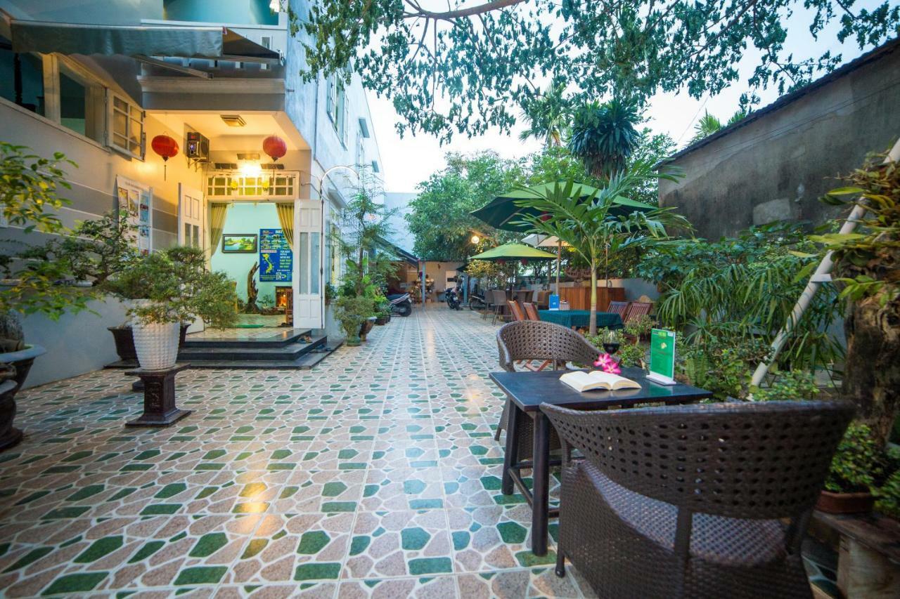 Apricot Homestay Хойан Экстерьер фото